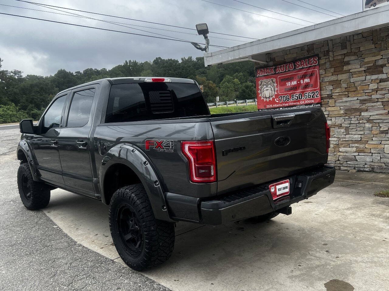 Used 2017 Ford F150 Lariat w/ Equipment Group 502A Luxury AWD/4WD image 4