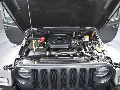 Used 2021 Jeep Wrangler Unlimited Sahara AWD/4WD image 21
