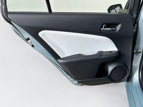 Used 2016 Toyota Prius Two image 25