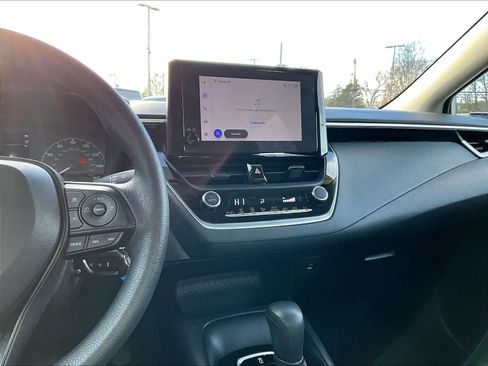 Used 2023 Toyota Corolla LE image 18