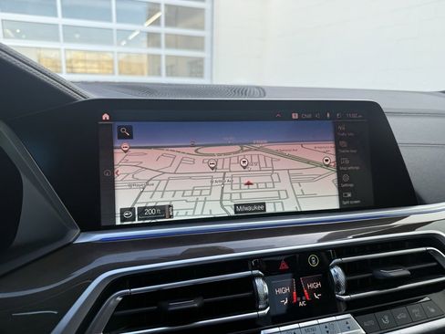 Used 2022 BMW X5 xDrive40i w/ M Sport Package image 21