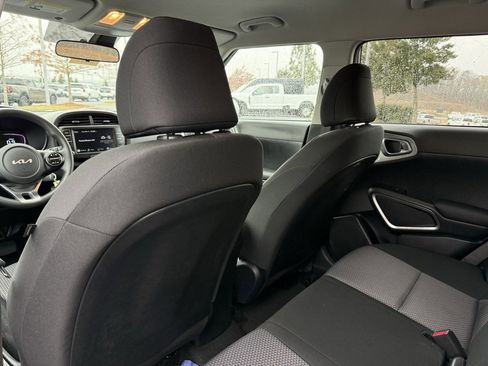 Used 2024 Kia Soul LX w/ Option Group 015 image 25