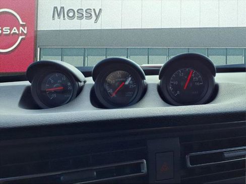 Certified 2024 Nissan Z Performance w/ Heritage Edition image 21