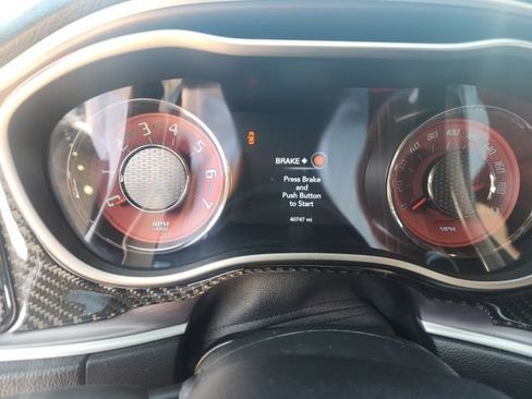 Used 2019 Dodge Challenger SRT Hellcat RWD image 8
