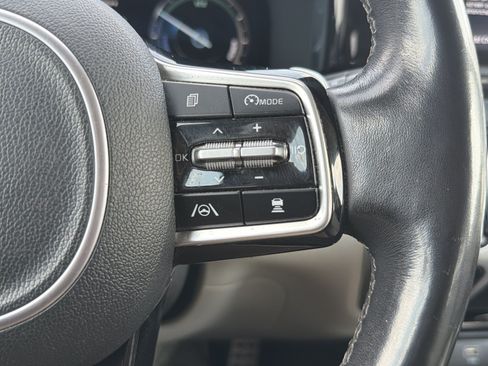 Used 2023 Kia Sorento SX Prestige w/ Panoramic Sunroof Package AWD/4WD image 29