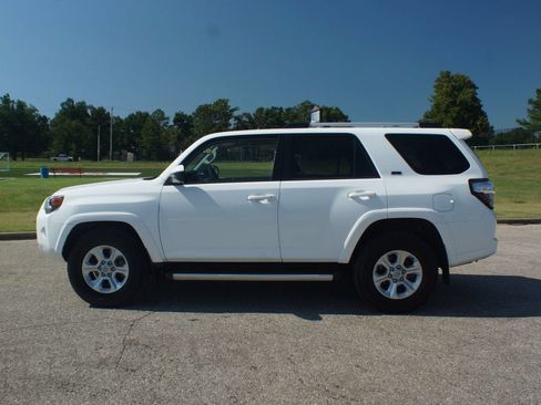 Used 2024 Toyota 4Runner SR5 RWD image 12