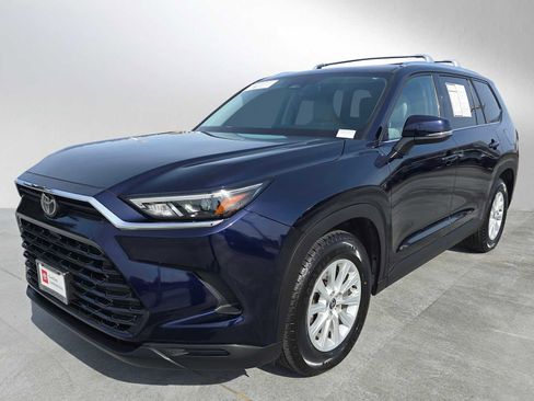 Used 2024 Toyota Grand Highlander AWD image 7