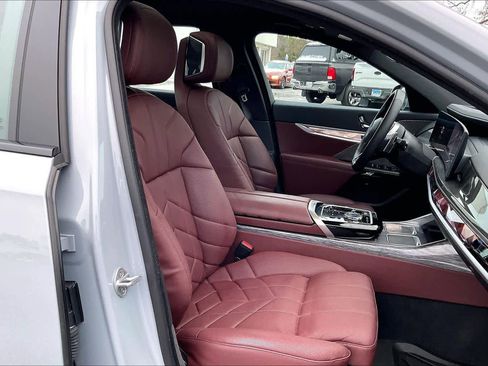 Certified 2023 BMW 740i image 8