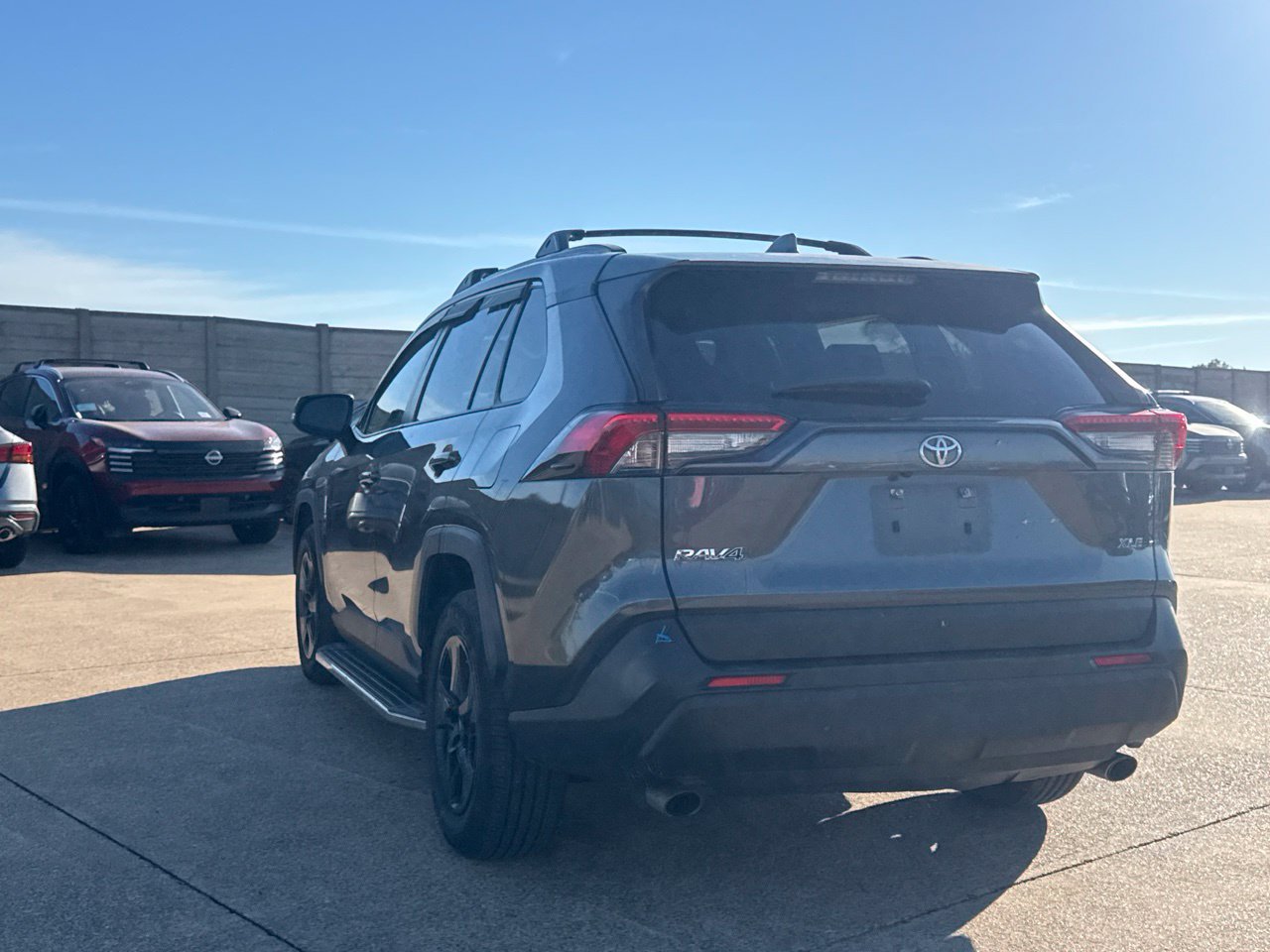 Used 2019 Toyota RAV4 XLE FWD image 20