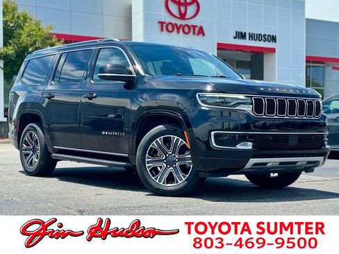 Used 2024 Jeep Wagoneer Series II w/ Flexible Seating Group RWD image 1