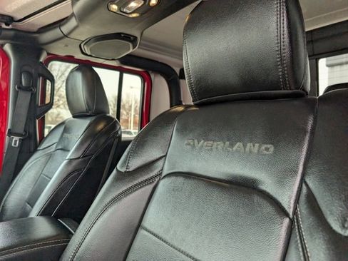 Used 2020 Jeep Gladiator Overland image 12