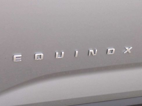 Used 2026 Chevrolet Equinox LT w/ Convenience Package II FWD image 9