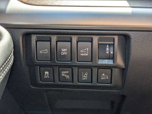 Used 2017 Subaru Outback 2.5i Limited AWD/4WD image 21