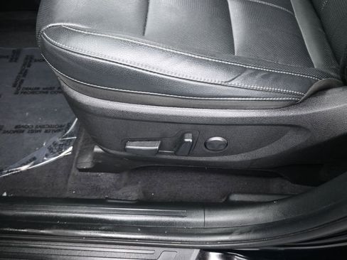 Used 2024 Kia Telluride EX image 16