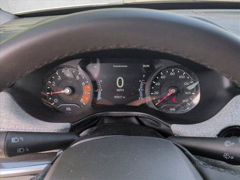 Used 2024 Jeep Compass Latitude AWD/4WD image 11