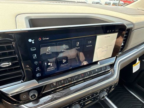 Certified 2025 Chevrolet Silverado 3500 LTZ w/ LTZ Premium Package image 4