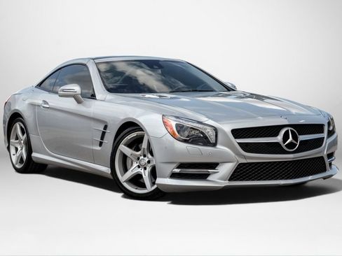 Used 2014 Mercedes-Benz SL 550 image 4