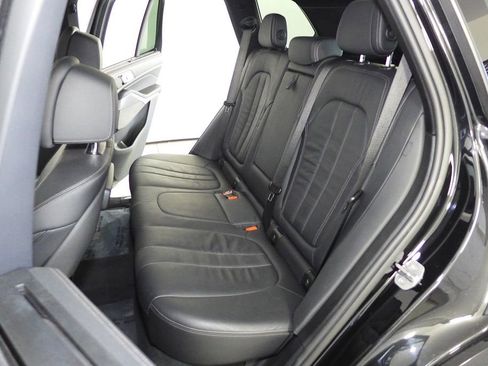 Used 2020 BMW X5 M50i w/ Executive Package image 21