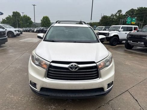 Used 2015 Toyota Highlander XLE FWD image 4