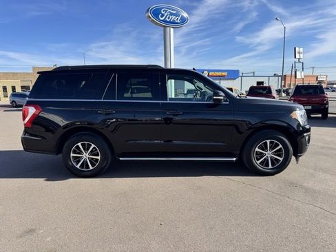Used 2018 Ford Expedition XLT w/ Equipment Group 202A image 2