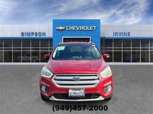 Used 2017 Ford Escape Titanium image 3