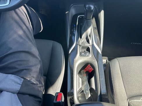 Used 2020 Toyota Corolla SE w/ Carpet Mat Package FWD image 18