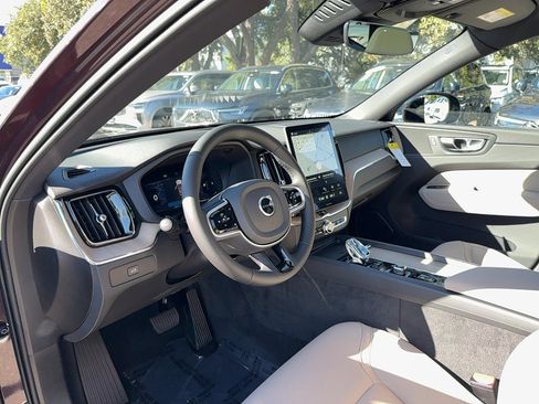 New 2026 Volvo XC60 B5 Plus image 10