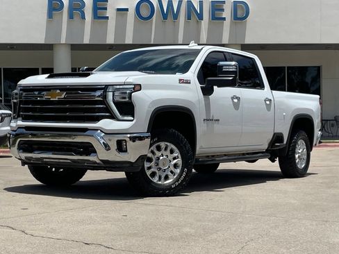Used 2025 Chevrolet Silverado 2500 LTZ w/ LTZ Premium Package AWD/4WD image 2