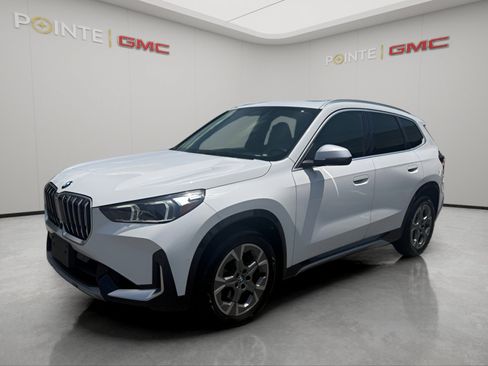 Used 2023 BMW X1 xDrive28i w/ Premium Package AWD/4WD image 3