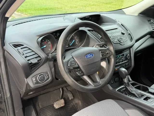 Used 2017 Ford Escape SE w/ SE Cold Weather Package AWD/4WD image 19