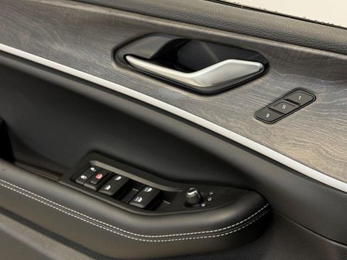 New 2025 Jeep Grand Cherokee Limited w/ Luxury Tech Group II image 35