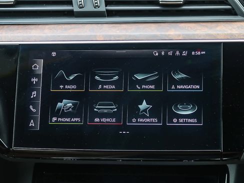 Used 2022 Audi e-tron Premium Plus w/ Premium Plus Package image 15