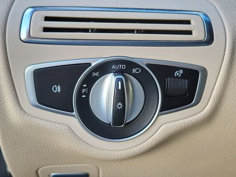 Used 2018 Mercedes-Benz C 300 Sedan image 23