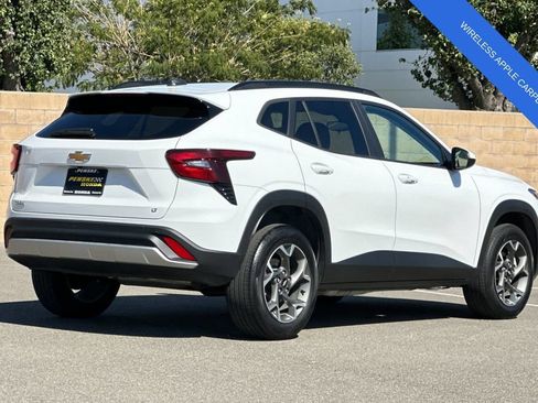 Used 2025 Chevrolet Trax LT w/ Driver Confidence Package FWD image 4