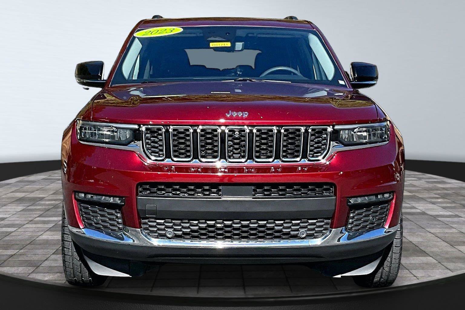 Used 2023 Jeep Grand Cherokee L Limited w/ Luxury Tech Group II AWD/4WD image 2