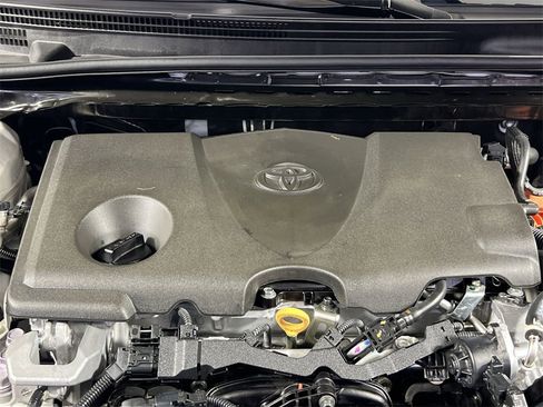 Used 2025 Toyota Camry SE image 29