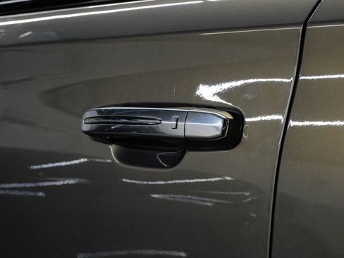 Used 2018 Cadillac Escalade ESV Platinum image 51