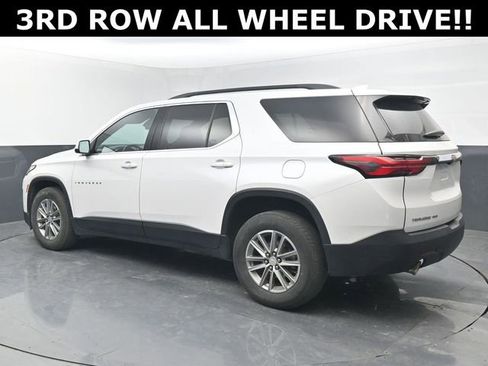 Used 2023 Chevrolet Traverse LT image 3