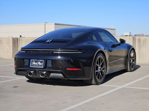Certified 2025 Porsche 911 Carrera GTS image 8
