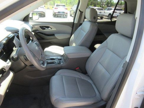 Used 2019 Chevrolet Traverse LT w/ LT Premium Package FWD image 16