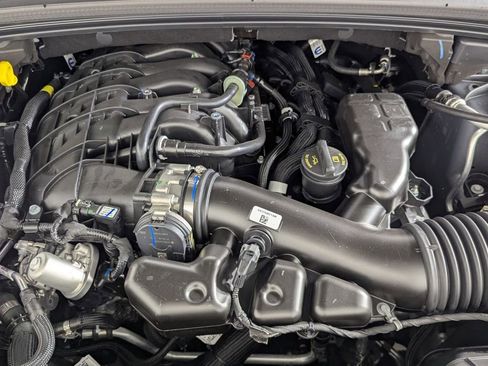 New 2025 Jeep Grand Cherokee Limited w/ Luxury Tech Group II image 12