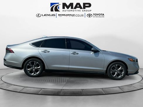 Used 2023 Honda Accord EX image 6