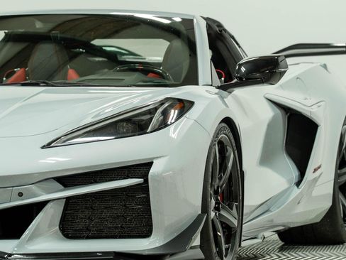 Used 2023 Chevrolet Corvette Z06 w/ Z07 Performance Package RWD image 18