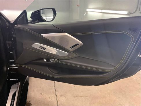Used 2022 Chevrolet Corvette Stingray Premium Conv w/ Z51 Performance Package image 24