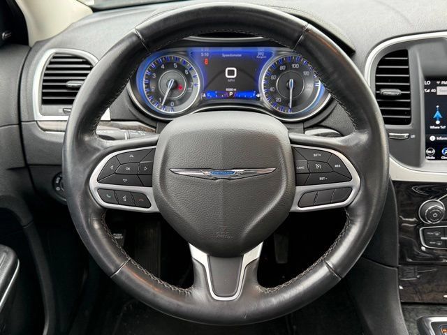Used 2022 Chrysler 300 Touring L w/ Popular Equipment Group AWD/4WD image 8