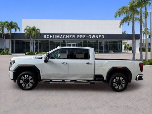 Used 2025 GMC Sierra 2500 Denali w/ Denali Reserve Package AWD/4WD image 4