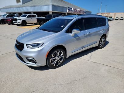 Used 2022 Chrysler Pacifica Pinnacle