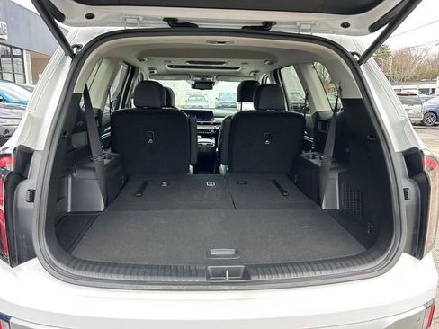 Used 2024 Kia Telluride EX w/ EX Captain's Chair Package image 26