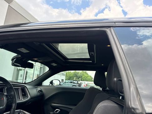 Used 2018 Dodge Challenger R/T Scat Pack w/ Driver Convenience Group RWD image 10
