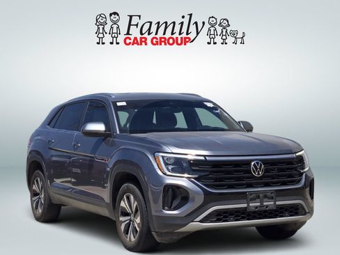 Used 2024 Volkswagen Atlas Cross Sport SE FWD image 2